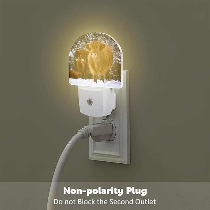 sndheke Highland Cow Night Light for Kids, Winter Wild Animals Night Light Plug in with Dusk to Dawn Sensor, 0.5w Energy Saving Sleep Friendly Nightlight for Hallway Stairway Kitchen Bedroom