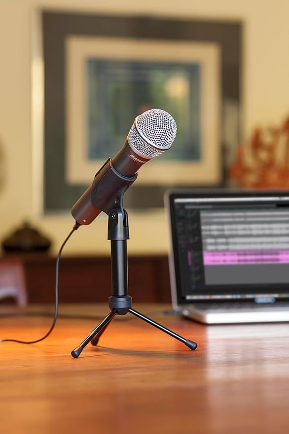 SAMSON Technologies Q2U USB/XLR Dynamic Microphone Recording and Podcasting Pack (Includes Mic Clip, Desktop Stand, Windscreen and Cables), Silver