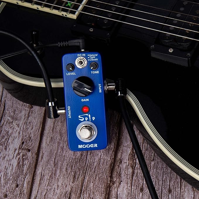 MOOER Solo distortion guitar pedal, high gain distortion, 3 modes, natural/tight/classic, True Bypass, with adjustable tone and volume.